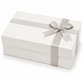 Scatola regalo 30 x 22 x 10 cm in cartone bianco con nastro satinato - confezione decorativa